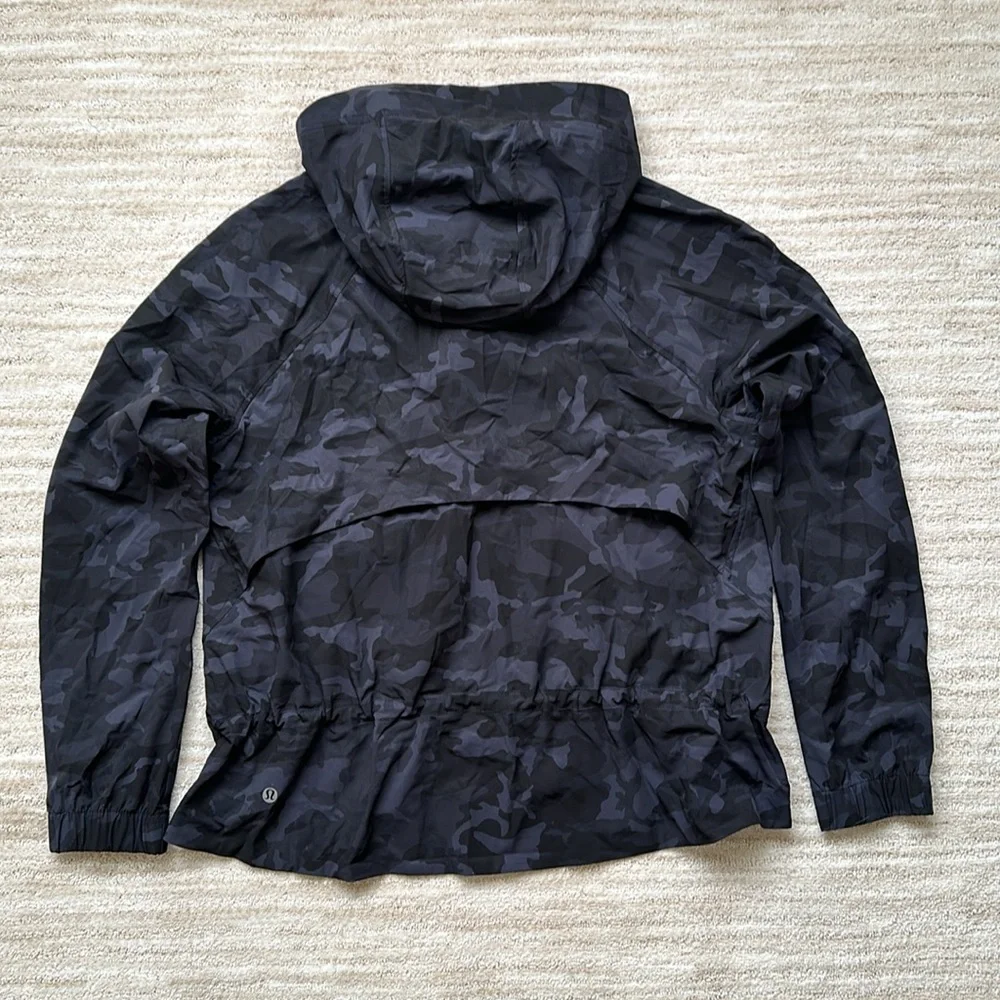 Like New: Lululemon Pack It Up Hooded Jacket Incognito Camo Multi Grey Size 10
